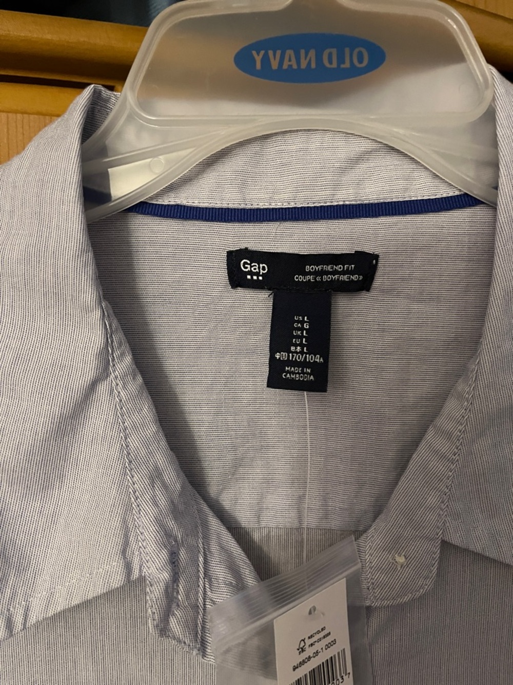 GAP Pale Blue Women's Long-Sleeve Button-Down Shirt - Picture 2 of 5